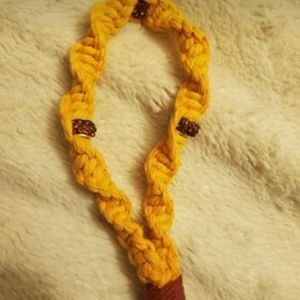 Handmade Wristlet Kaychain (Gopher colors)